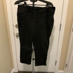 Torrid BlackCrop Jeggings